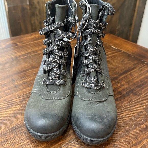 SOREL Prestyn Waterproof Wedges - Picture 4 of 11